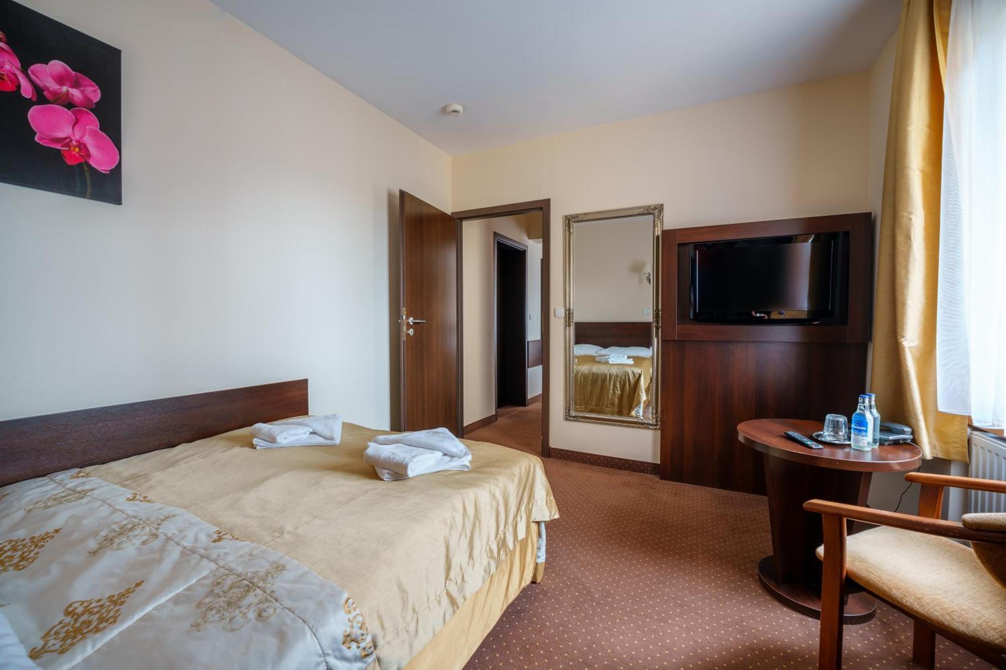 Hotel Pod Szrenica シクラルスカ・ポレンバ エクステリア 写真